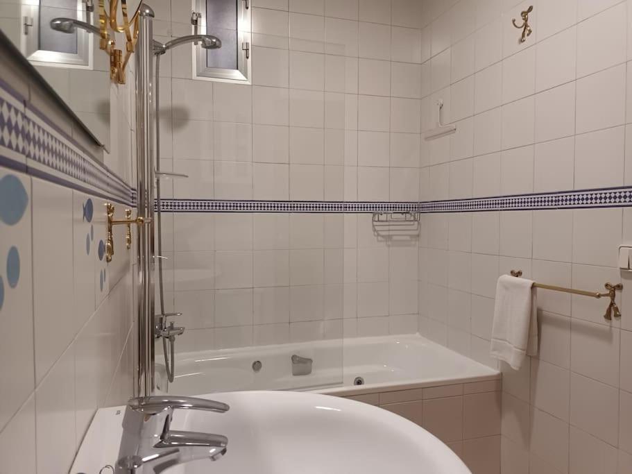 Apartamento Puerta Real Seville Luaran gambar